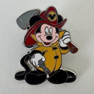 2012 Disney Disneyland Mickey Mouse Firefighter Trading Pin